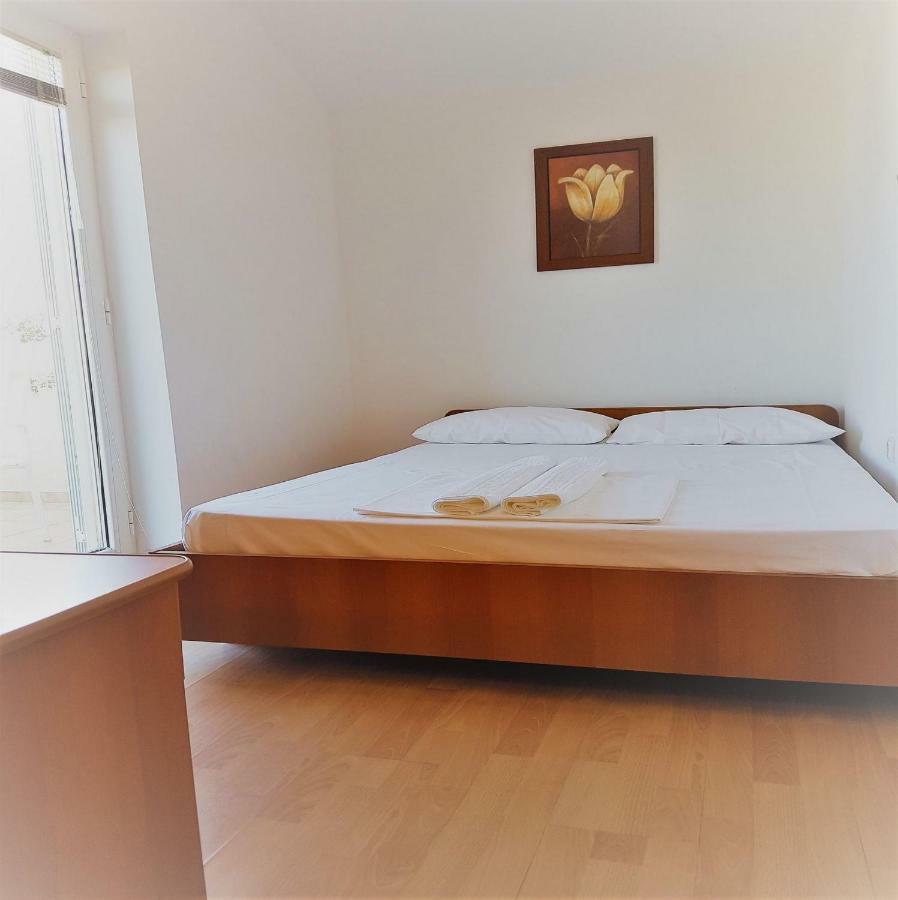 Apartments Vrtlici Stara Novalja Exteriér fotografie